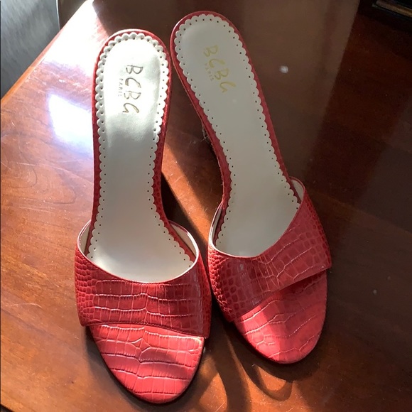 Red Crock print BCBG wicker slides - Picture 1 of 7